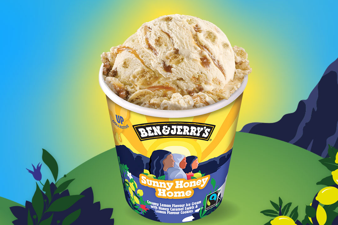 Ben & Jerry’s ijsbeker met kleurrijke achtergrond.